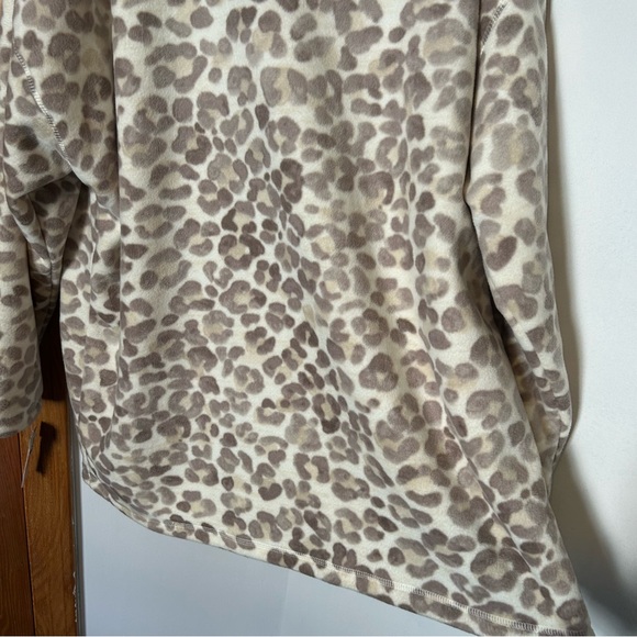 HUE Cream and Brown robe Cozy Fleece cover up - Picture 11 of 16